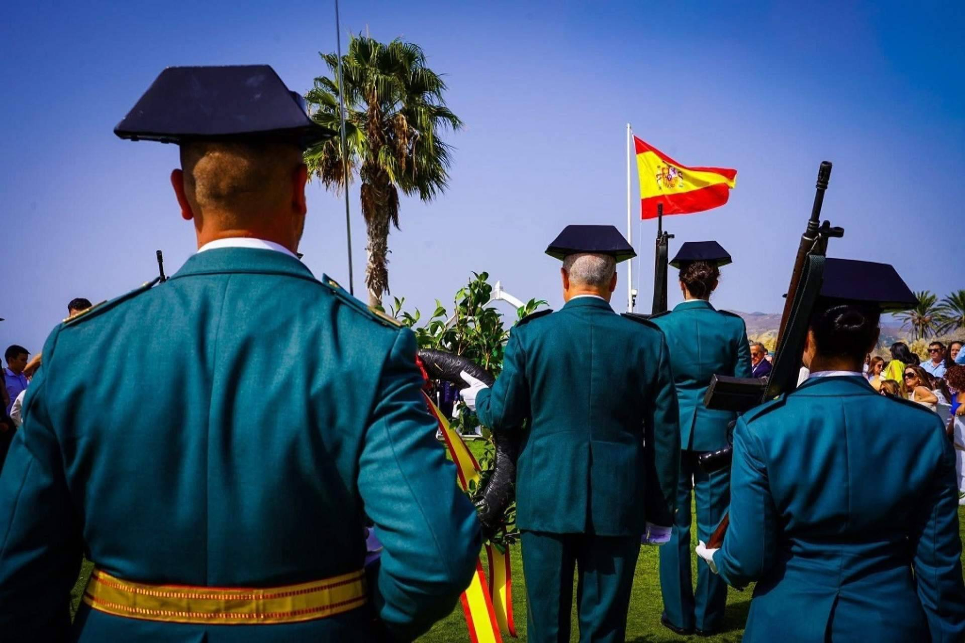 AVEFOR logra que el Defensor del Pueblo estudie la publicación de exámenes de ascenso en la Guardia Civil