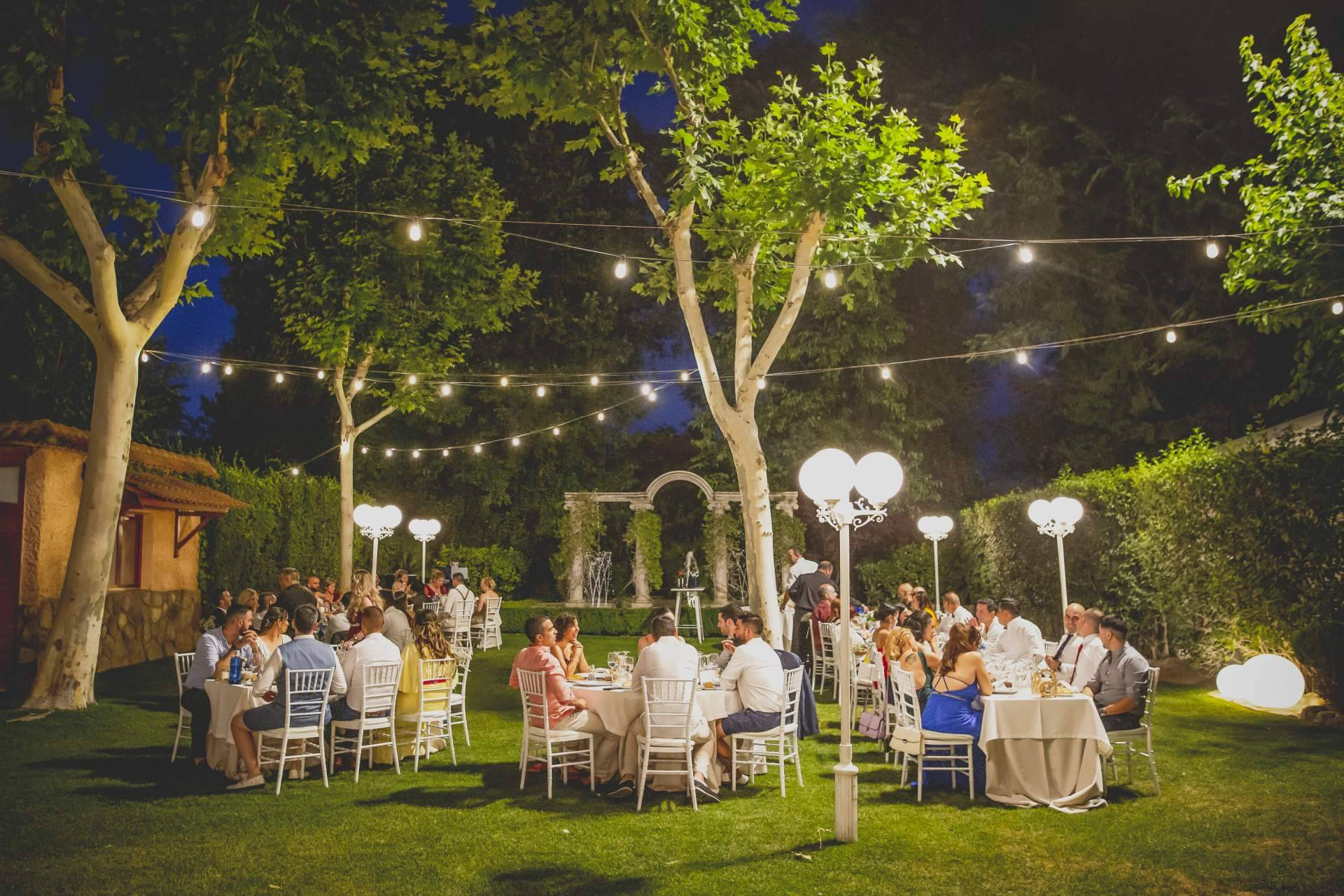 FuenteArcos, referencia en bodas al exterior en Madrid con ceremonia, cóctel y banquete