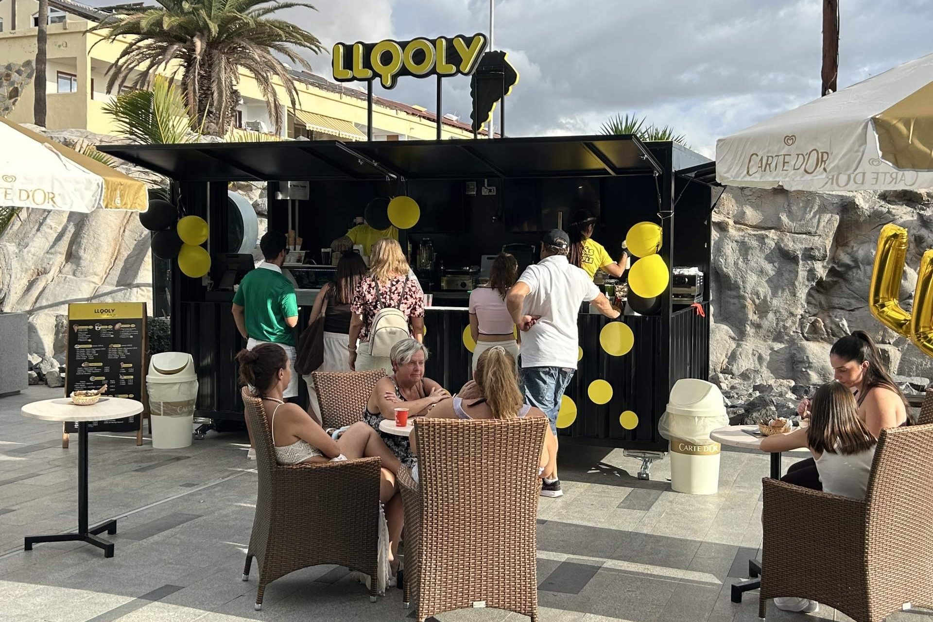 Rosa Center acogerá el primer local de LLOOLY en Tenerife, con helados tailandeses, waffles y smoothies