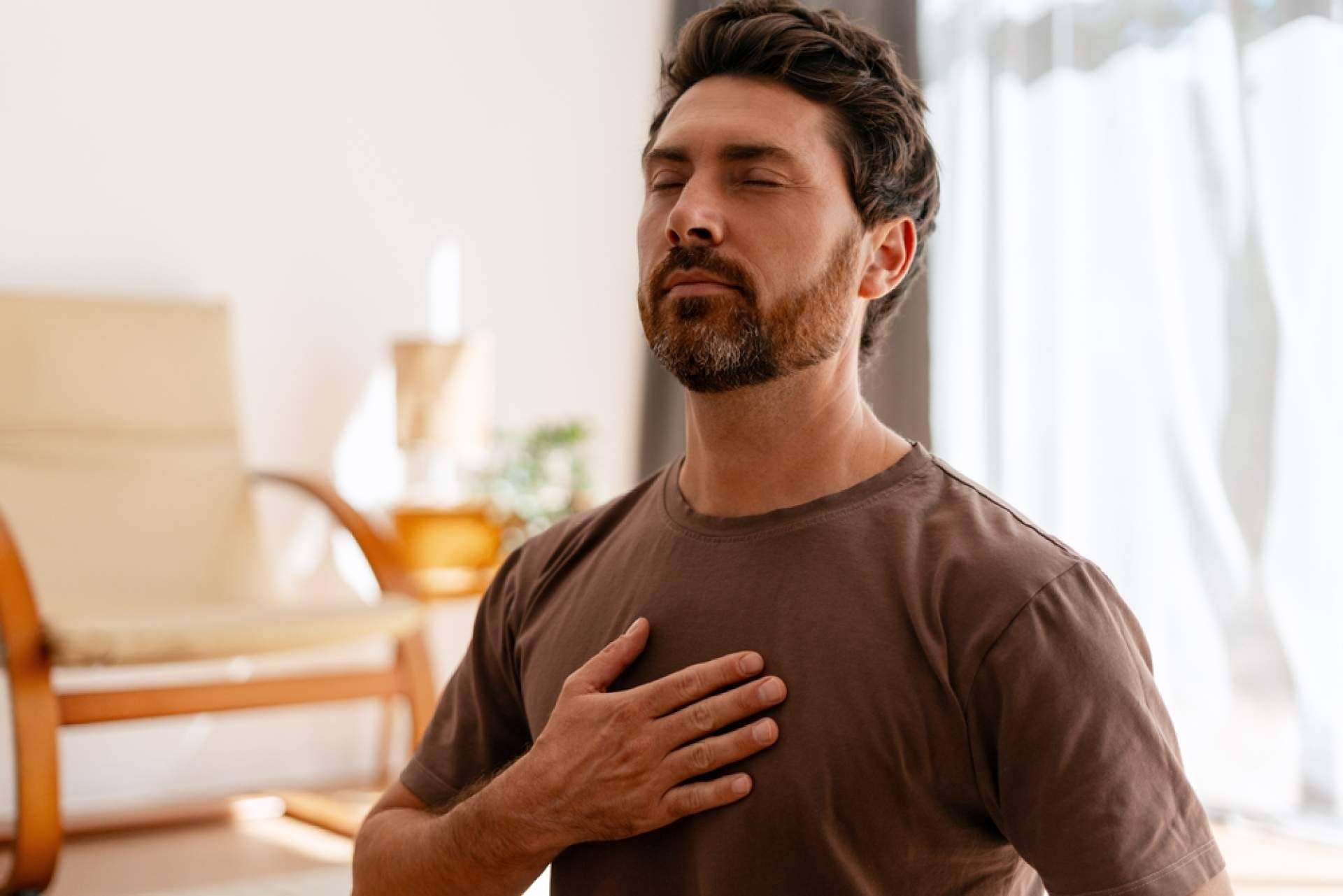 Respirar mejor en casa, 5 ejercicios sencillos para aliviar la gripe este invierno