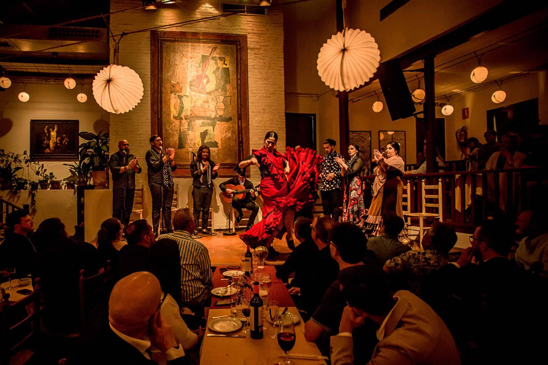 Espectáculo flamenco con cena en Barcelona; tradición, gastronomía y patrimonio en el Tablao de Carmen
