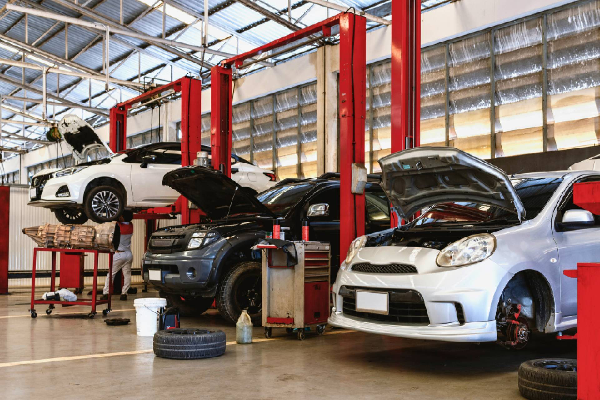 Carga aire acondicionado coche en Málaga con Izan Cars-Sini; eficaz, rápida y económica