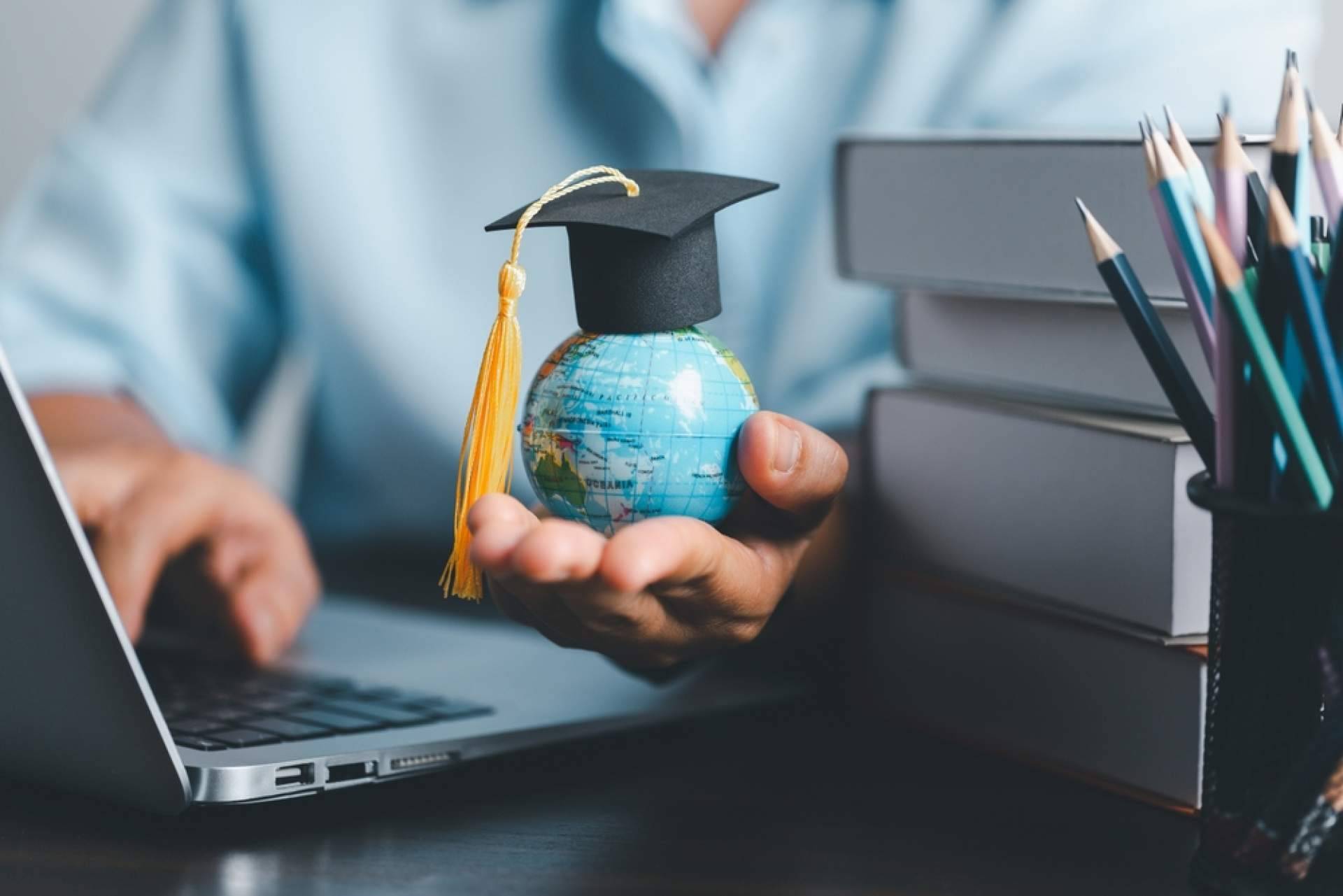 ENEB integra la enseñanza de idiomas en su modelo formativo de la mano de Oakford Academy