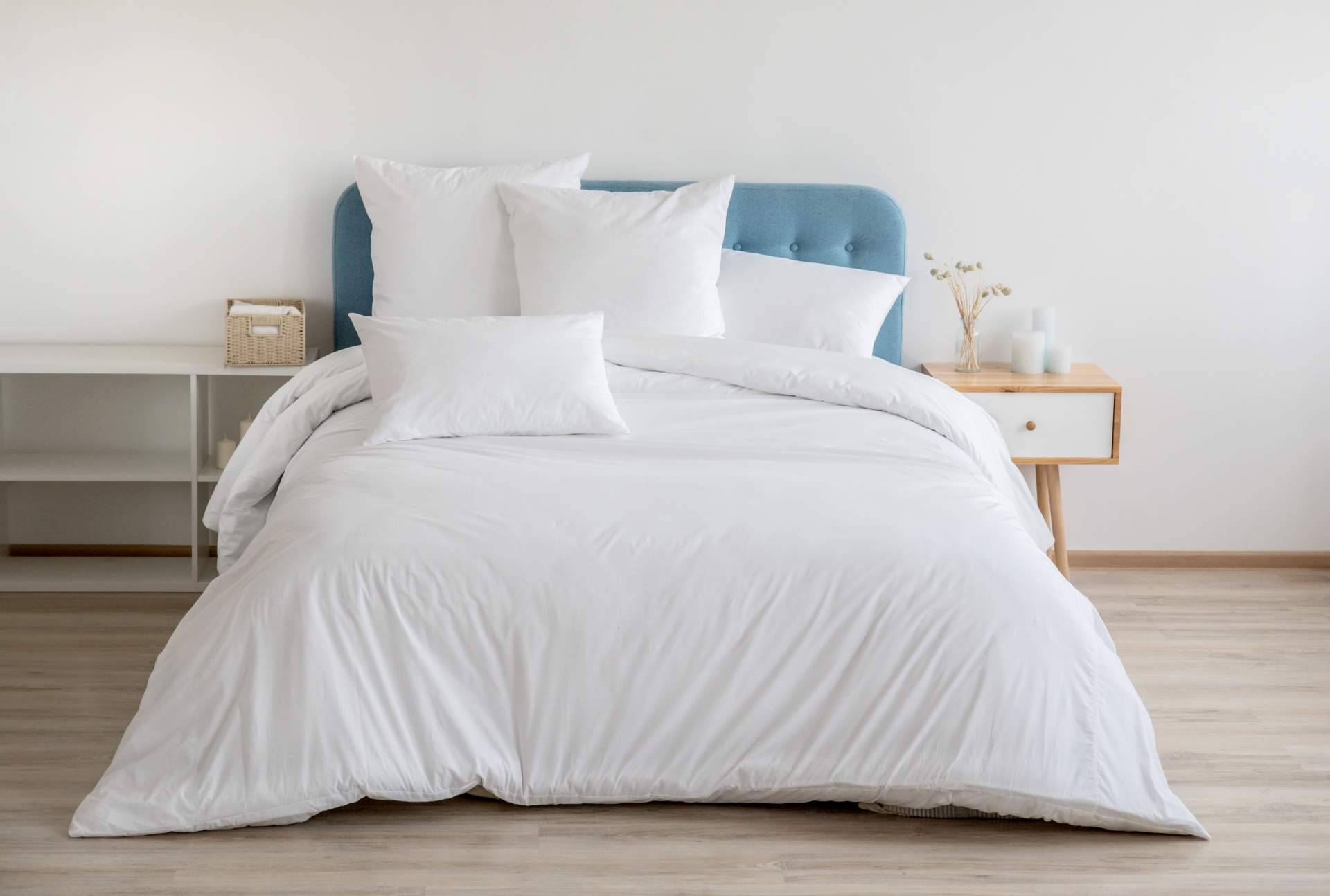 Somieres y bases tapizadas; diferencias, ventajas y consejos prácticos para dormir mejor