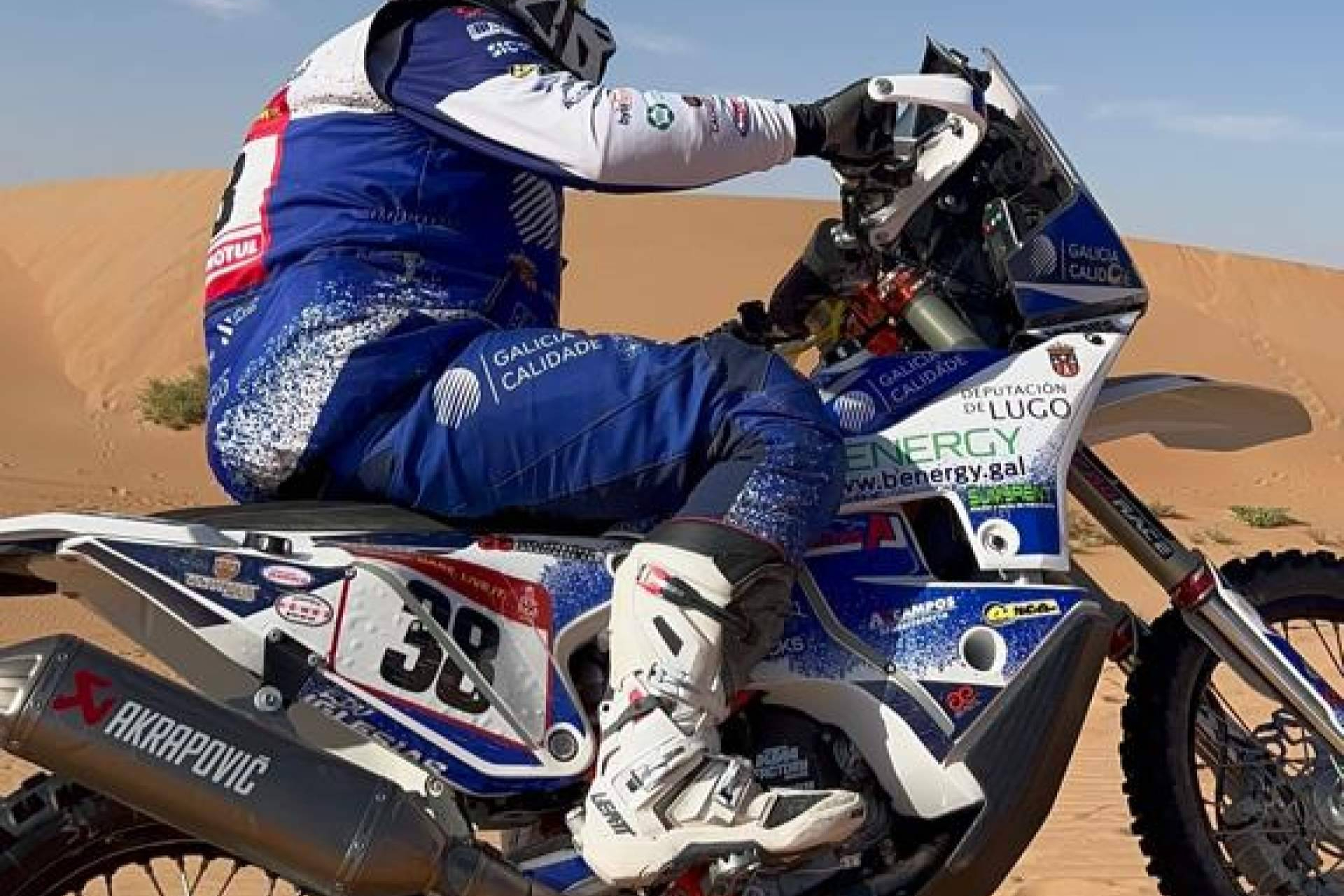 ADHESIVOSEMBARRADOS presenta equipaciones personalizadas para estar a la última en el mundo del motor