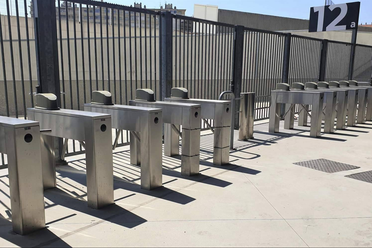 ASSA ABLOY, experta en soluciones de accesos automáticos para recintos deportivos