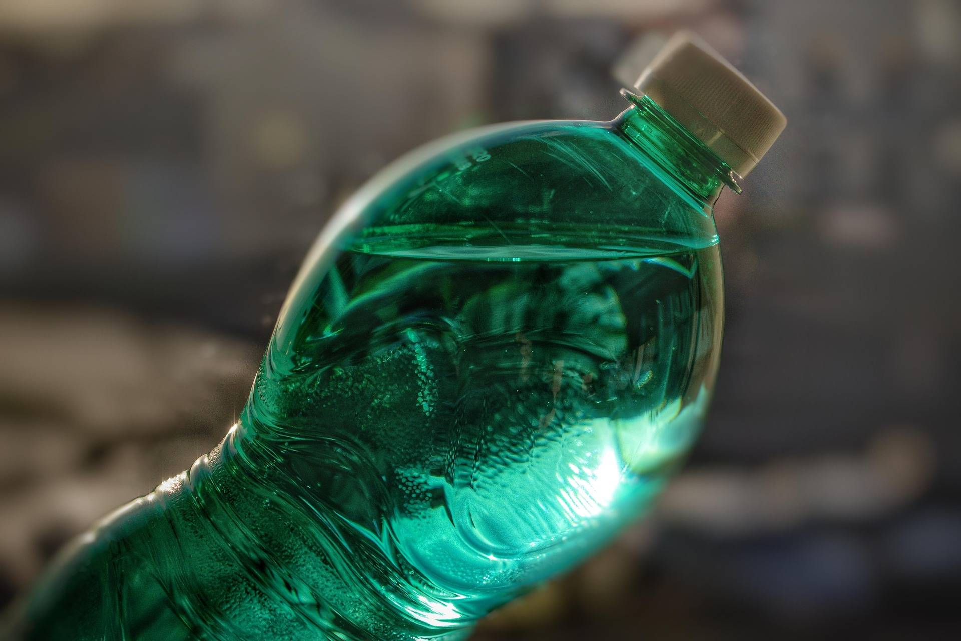 Burbujeante pero segura, claves para entender cómo afecta el agua con gas