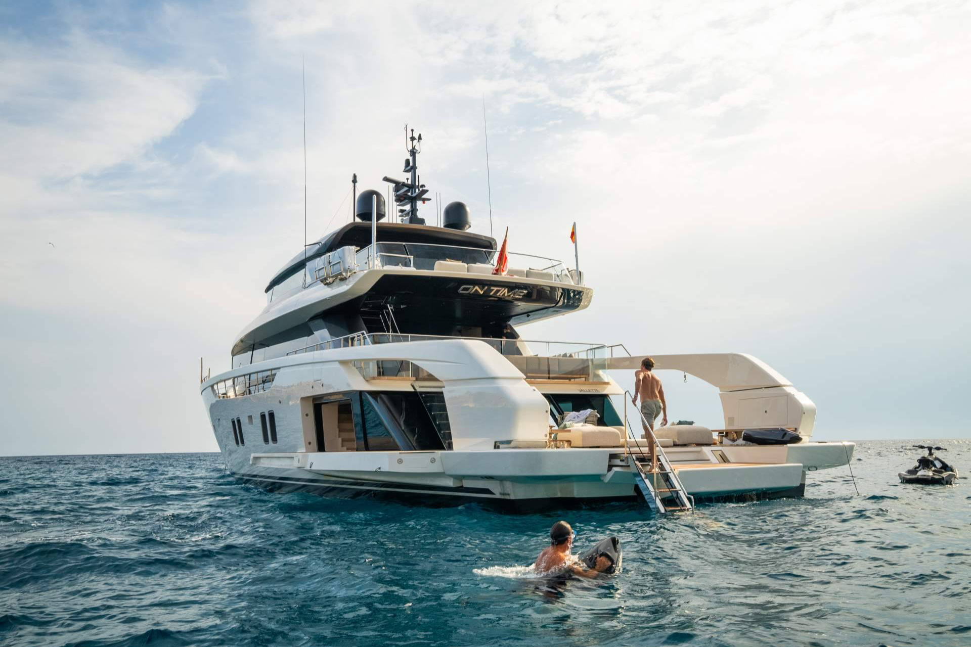 Una firma de yates redefine el lujo náutico con experiencias personalizadas de charter y venta alrededor del mundo