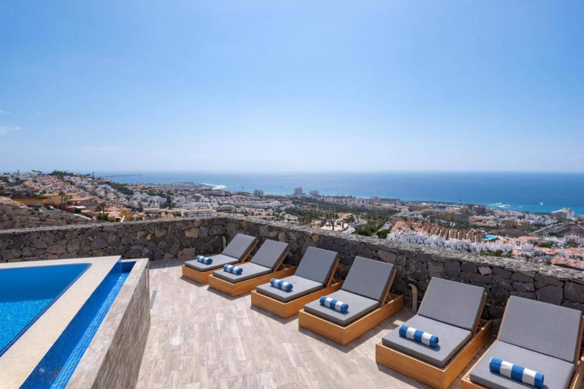 Alojarse Villas de Lujo en Tenerife ; con alquiler de coche y traslados incluidos
