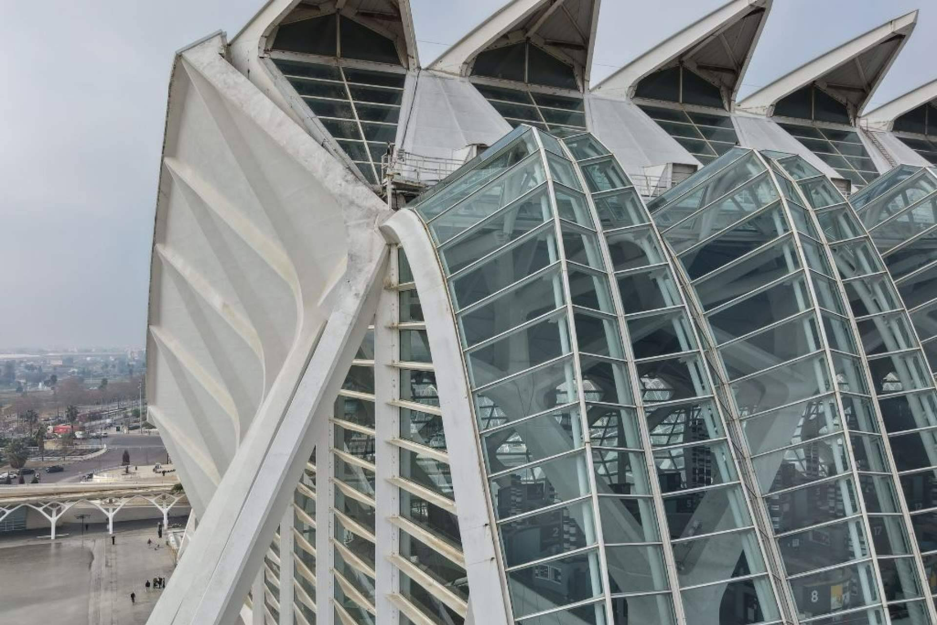 Galvañ Lacados realiza una prueba de limpieza con drones en el Museu de les Ciències de València