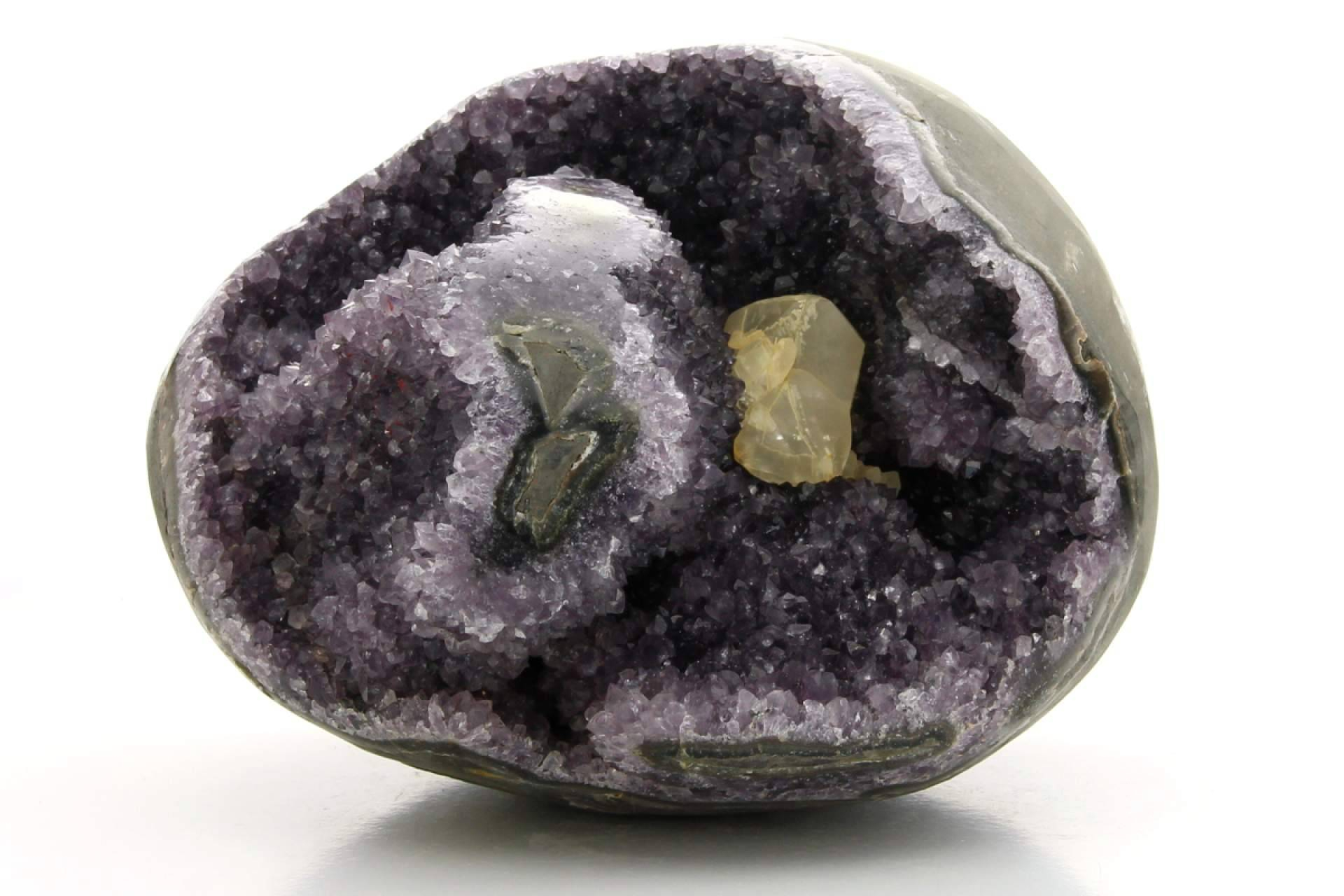 Del formato por kilo a la pieza de colección; cómo escoger minerales en bruto para tienda