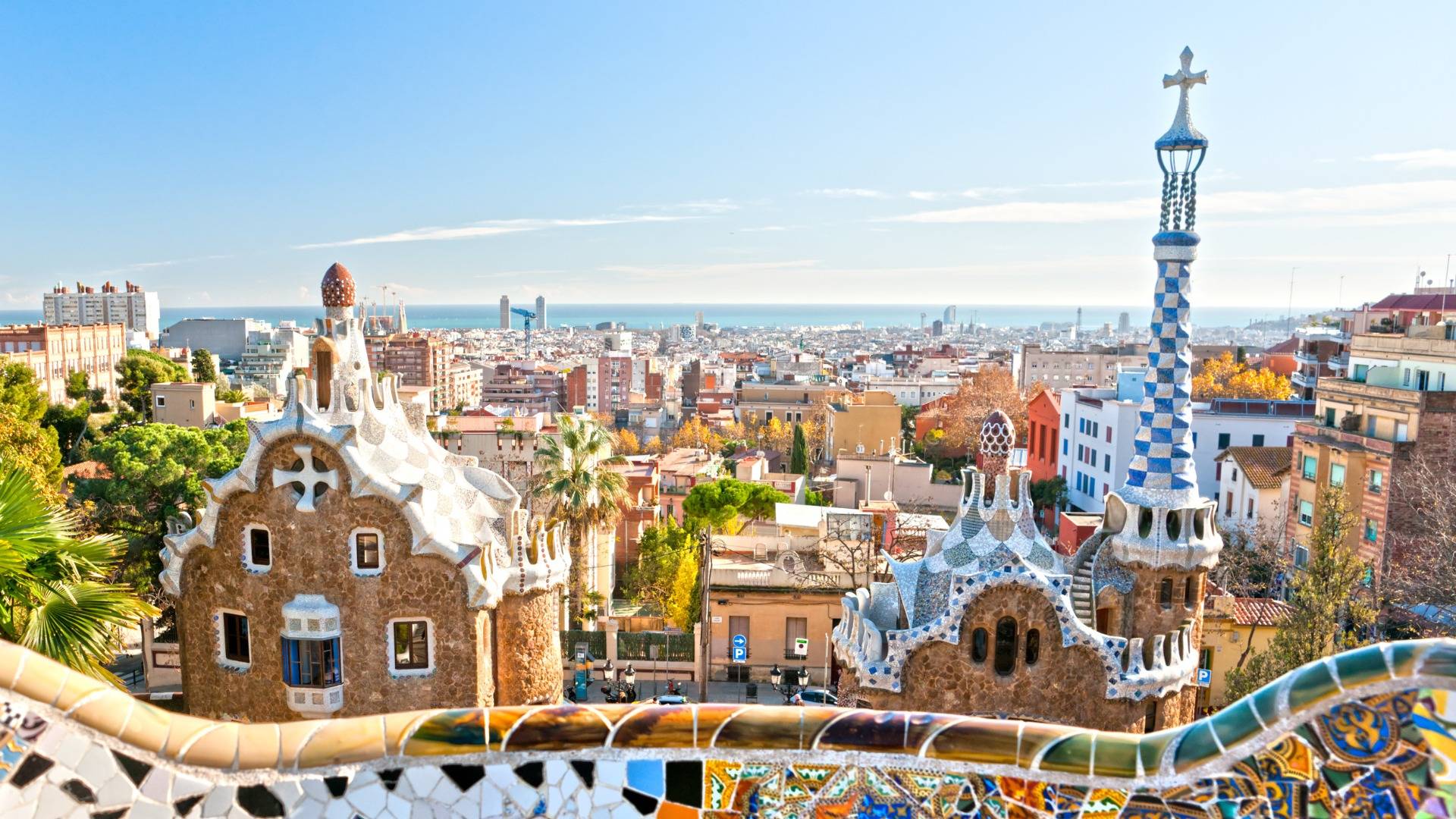 Barcelona refuerza el apoyo a comunidades que buscan restringir los pisos turísticos en sus fincas