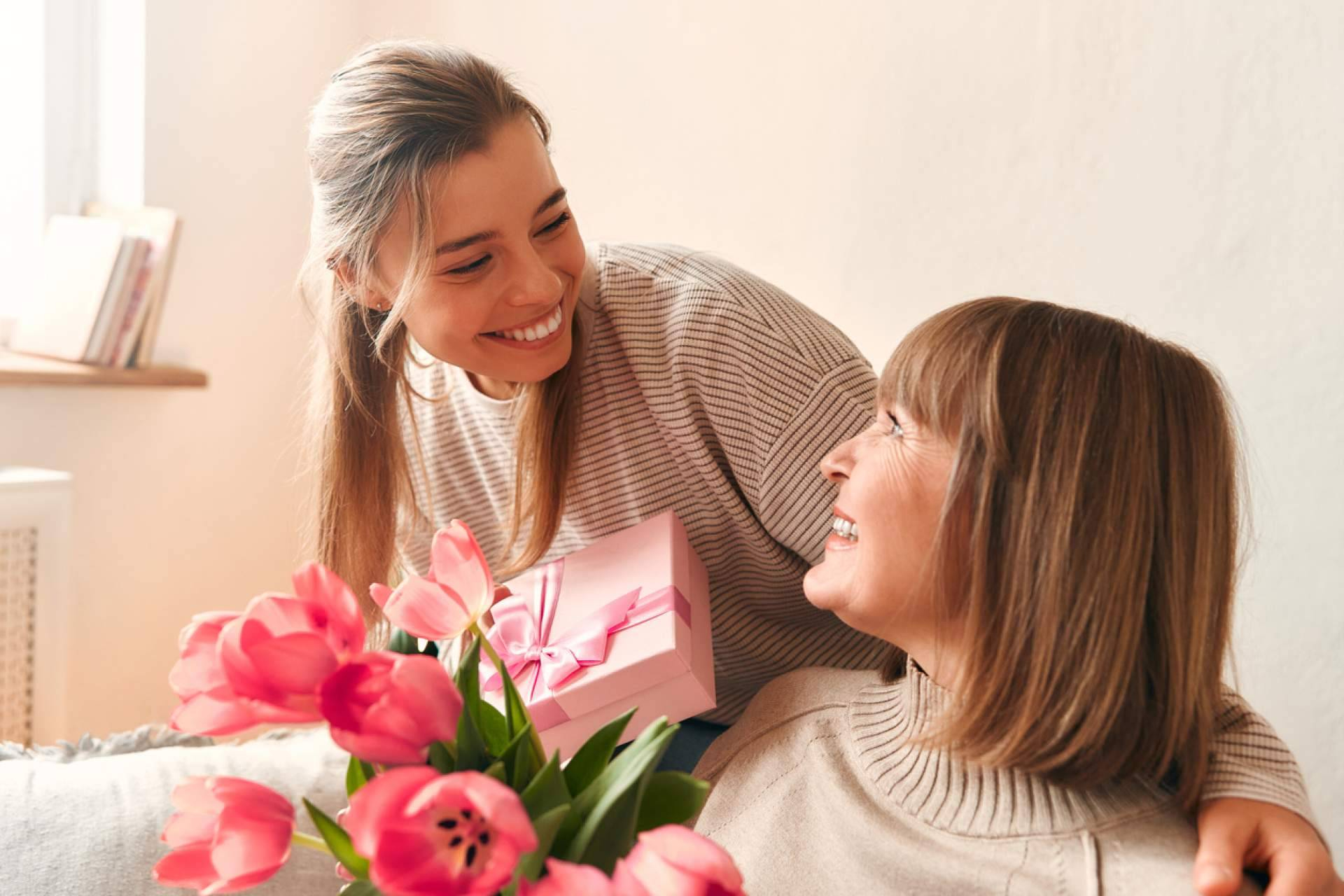 Fragancias para regalar, cómo elegir el aroma ideal para mamá con perfumes Oriflame