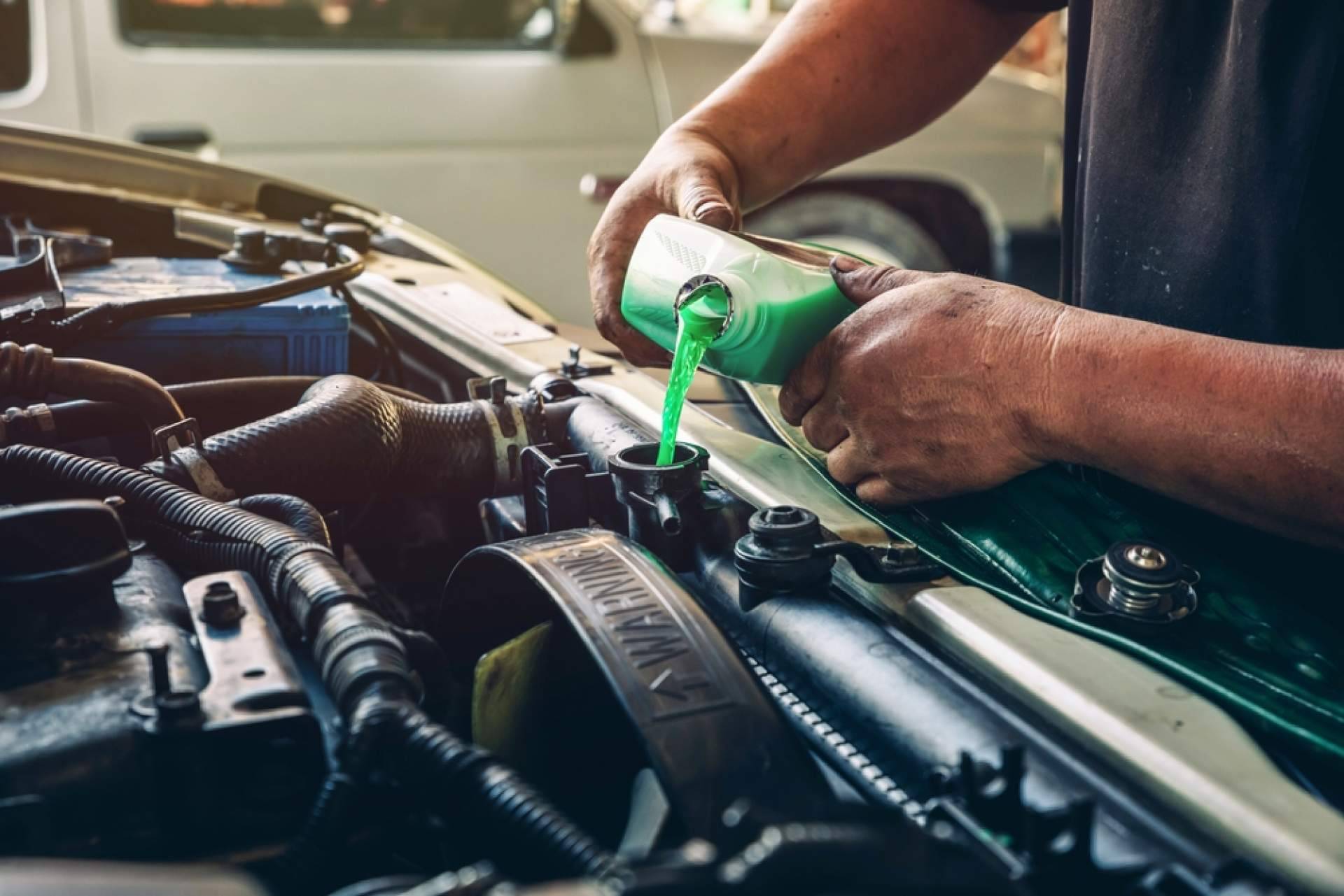 Talleres Claxon explica por qué revisar los manguitos del coche ayuda a evitar reparaciones costosas