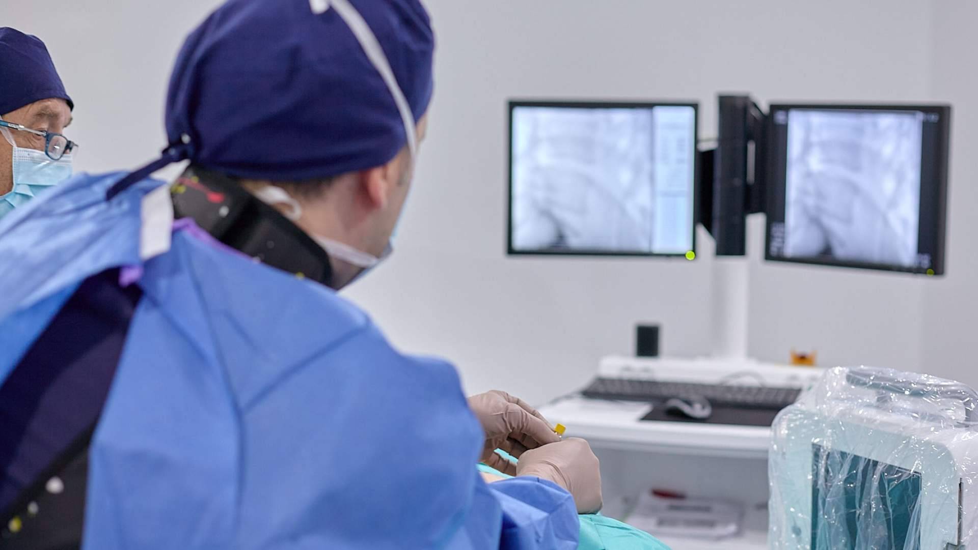 Dolor lumbar, degeneración discal y artrosis facetaria; qué tratamientos existen hoy antes de una cirugía
