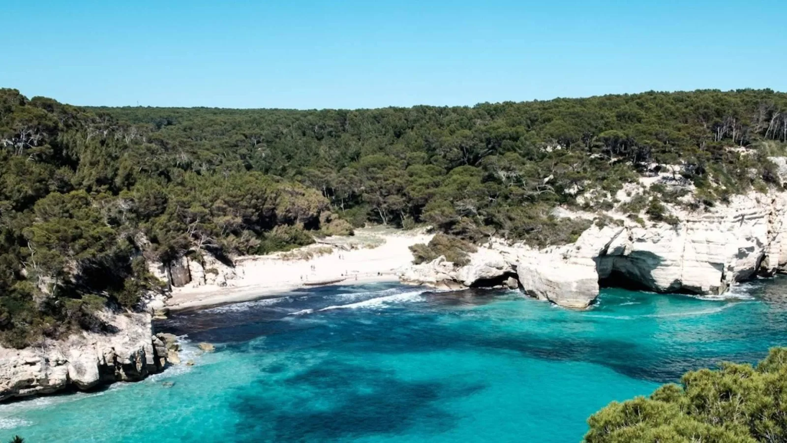 Las 10 mejores calas y playas de Menorca para descubrir la mayor Reserva de la Biosfera del Mediterráneo